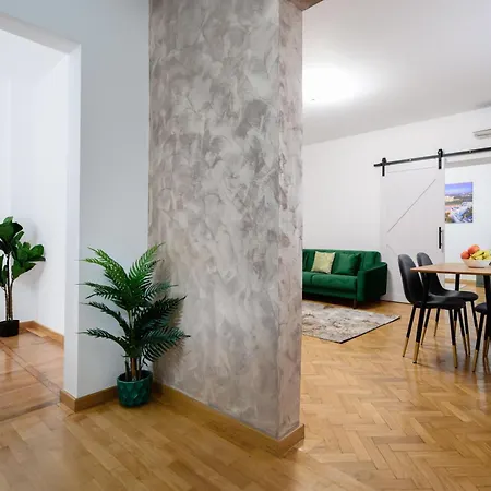 Apartment Dacia
