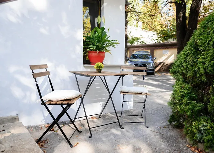 Dacia * Βουκουρέστι